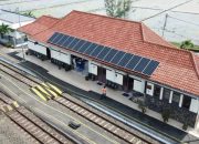 KAI Pasang Panel Surya di Seluruh Stasiun, Hemat Biaya Listrik hingga Miliaran Rupiah
