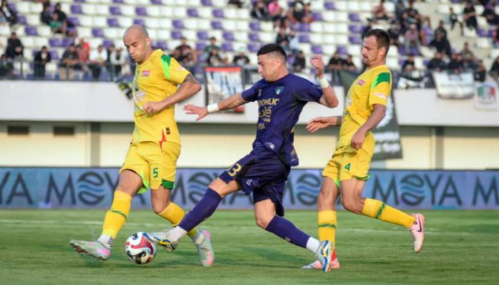 Persebaya curi kemenangan 1-0 dari kandang Persita