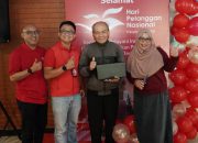 Telkomsel Serahkan Hadiah Mobil Undi-Undi Hepi ke Pelanggan Surabaya