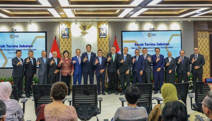 Presiden Prabowo Lantik Dewan Komisioner LPS Periode 2025-2030, Anggito Abimanyu Jabat Ketua