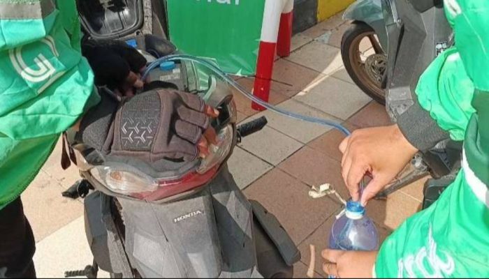 Motor Mogok Usai Isi Pertamax, Pengendara Curiga BBM Tercampur Air