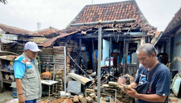 YBM PLN Hadir Bantu Korban Kebakaran di Jalan Masjid Patemon Pamekasan