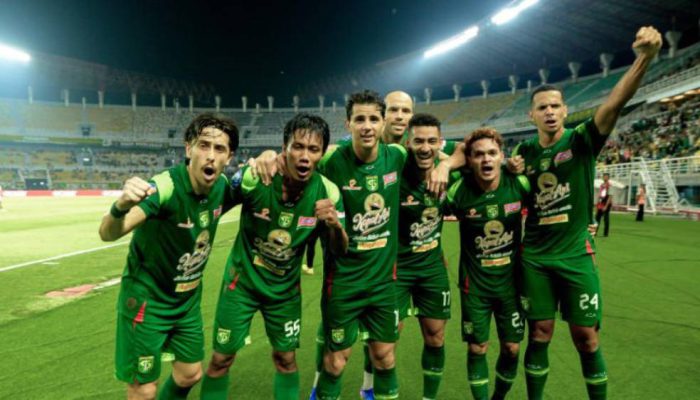 Akhiri Hasil Minor, Persebaya Surabaya Bungkam Persita Tangerang Lewat Gol Semata Wayang  Kalau mau, saya bisa buatkan versi y