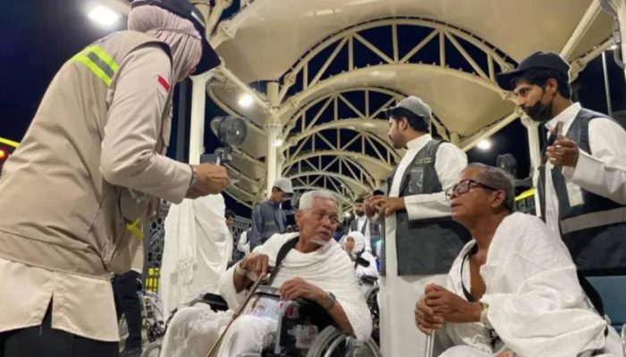 Jemaah Membludak, Tarif Kursi Roda di Masjidil Haram Melonjak 2 Kali Lipat