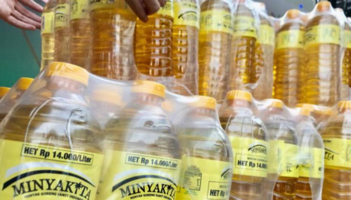 Bulog Jatim Tambah Pasokan 900 Ribu Liter MinyaKita untuk Redam Kelangkaan dan Harga Tinggi