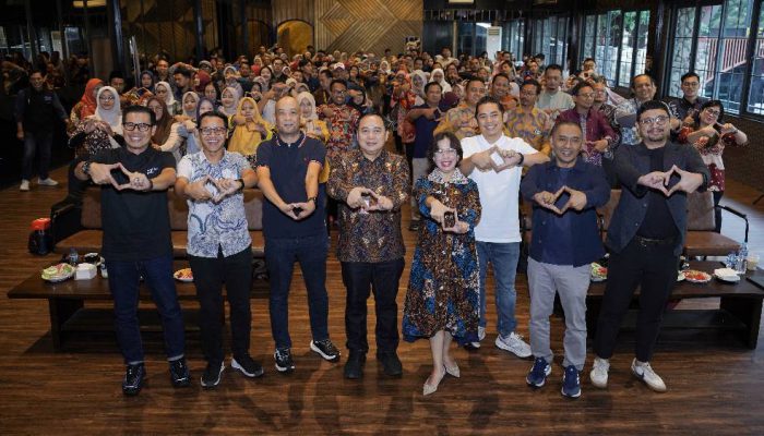 Roadshow “Terpujilah GURU” Digelar di Surabaya, Telkomsel Bekali Guru Hadapi Era AI