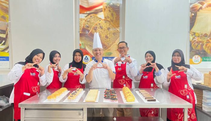 Guru Kuliner SMKN 3 Kediri Perbarui Kompetensi Pastry dan Bakery di Bogasari Baking Center