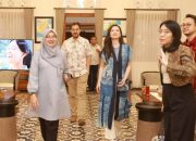 Ajak Keluarga Liburan, Raline Shah Jelajahi Pesona Alam dan Budaya Banyuwang