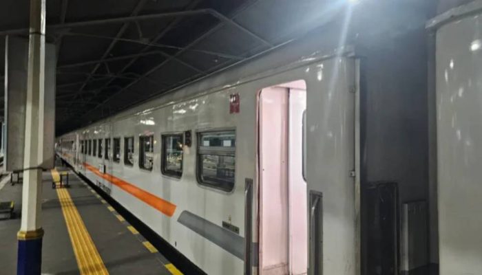 Listrik Sempat Padam, Operasional KA di Stasiun Surabaya Gubeng Tetap Berjalan Normal
