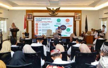 Cegah Anak Putus Sekolah, Bupati Ipuk Minta Kepala Sekolah Peka terhadap Kondisi Siswa