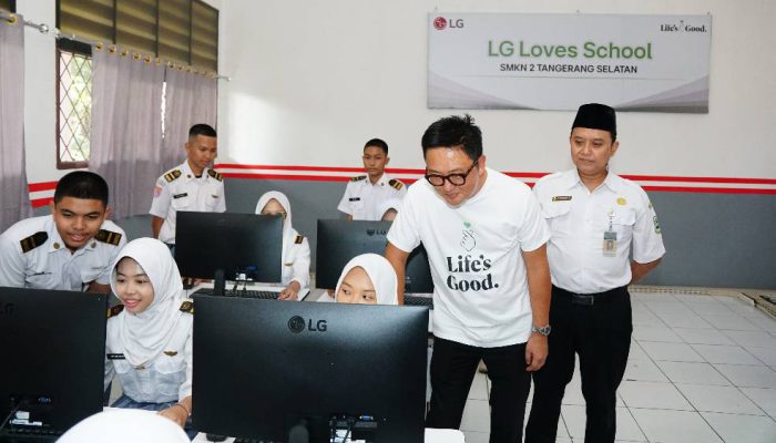 LG Perkuat Pendidikan Vokasi, Renovasi Kelas Multimedia dan Donasikan Perangkat Teknologi ke SMKN 2 Tangerang Selatan