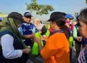 TPS Gandeng Baksose Suroboyo Gelar DOKAR di Lakarsantri, Warga Antusias Serbu Pangan Murah