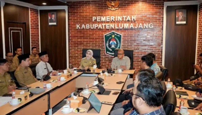 Kabel Internet Semrawut Mulai Ditata, Pemkab Lumajang Fokus Alun-Alun hingga Jalan PB Sudirman
