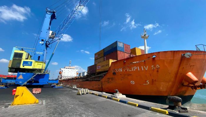 Uji Coba Zona EAZI di TPK Berlian Berhasil Pangkas Waktu Pergantian Kapal Jadi 29 Menit