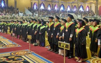 Wisuda UNESA 2026: Rektor Nurhasan Pesan Lulusan Terus Belajar di Era Transformasi Digital