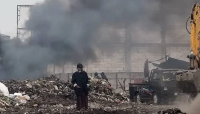 DLH Surabaya Tindak Lanjuti Pembakaran Sampah Berulang, Warga Diminta Lebih Peduli Lingkungan