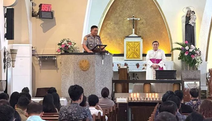 Kapolresta Malang Kota Sosialisasikan Layanan Polisi 110 dan Jogo Malang di Gereja Katedral Ijen