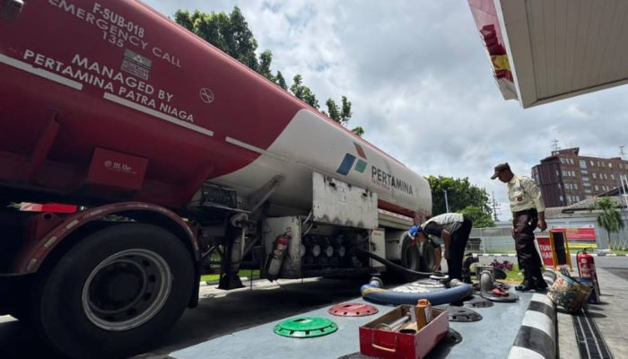 Pertamina Jatimbalinus Optimalkan Pasokan BBM via Tanker, Imbau Warga Gunakan BBM Bijak
