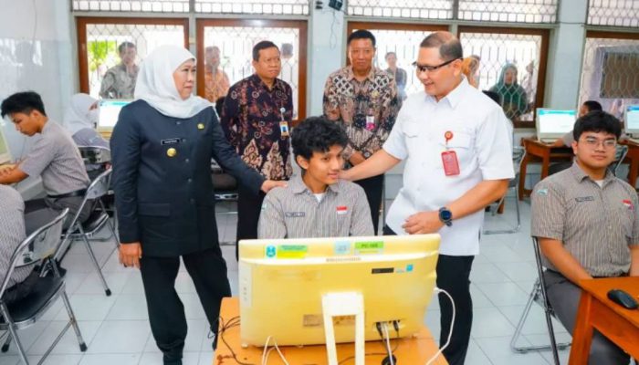 Khofifah Beri Motivasi 438.126 Murid di Jatim Jelang Tes Kemampuan Akademik 2026
