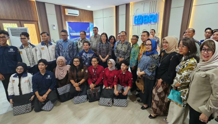 Dukung GEBER PK Bank Indonesia, BRI Hadirkan Gerai Edukasi Konsumen di UNAIR